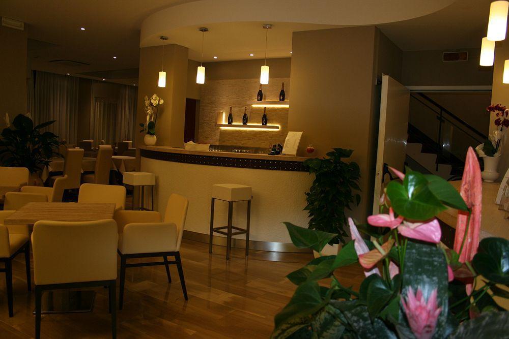 Hotel Lalla Beauty & Relax Cesenatico Exterior foto