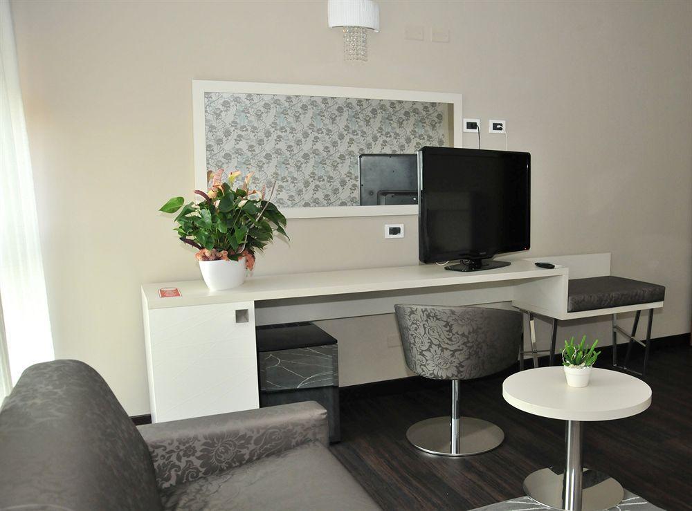 Hotel Lalla Beauty & Relax Cesenatico Exterior foto
