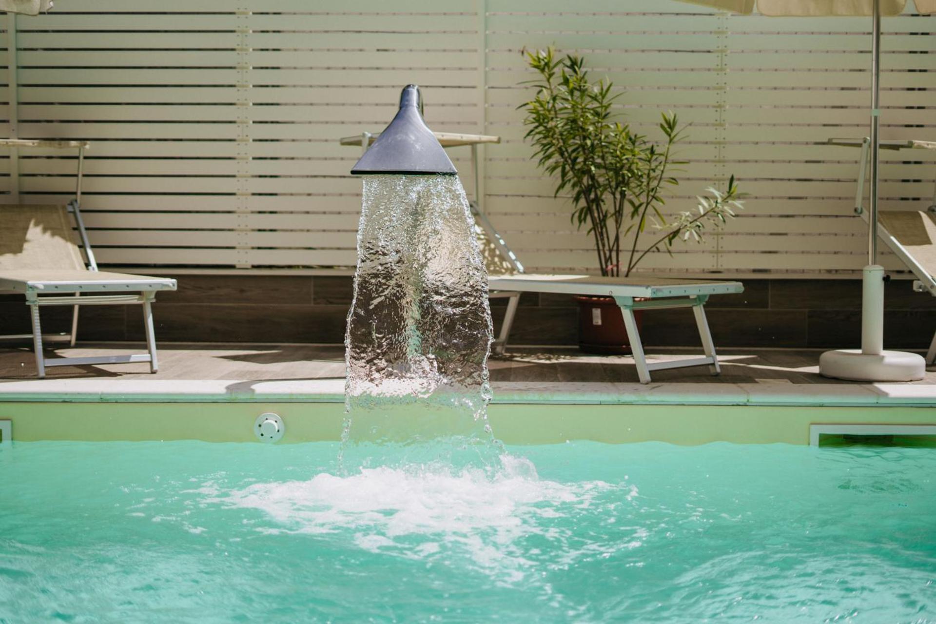 Hotel Lalla Beauty & Relax Cesenatico Exterior foto