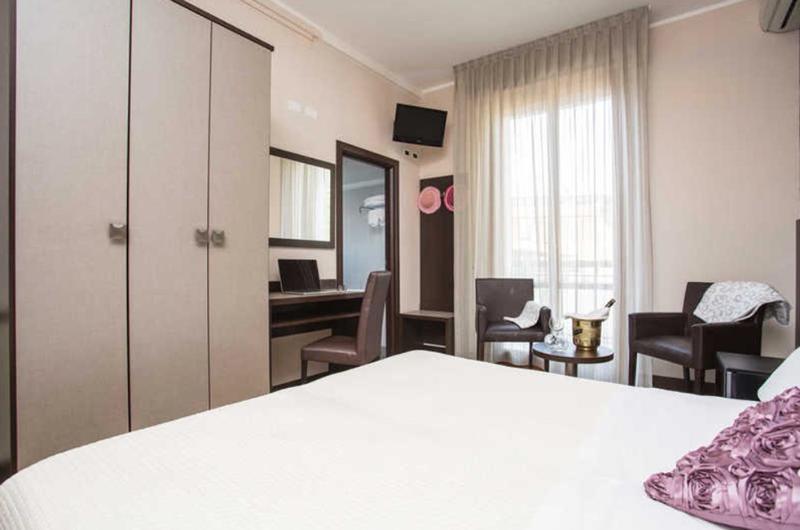 Hotel Lalla Beauty & Relax Cesenatico Exterior foto